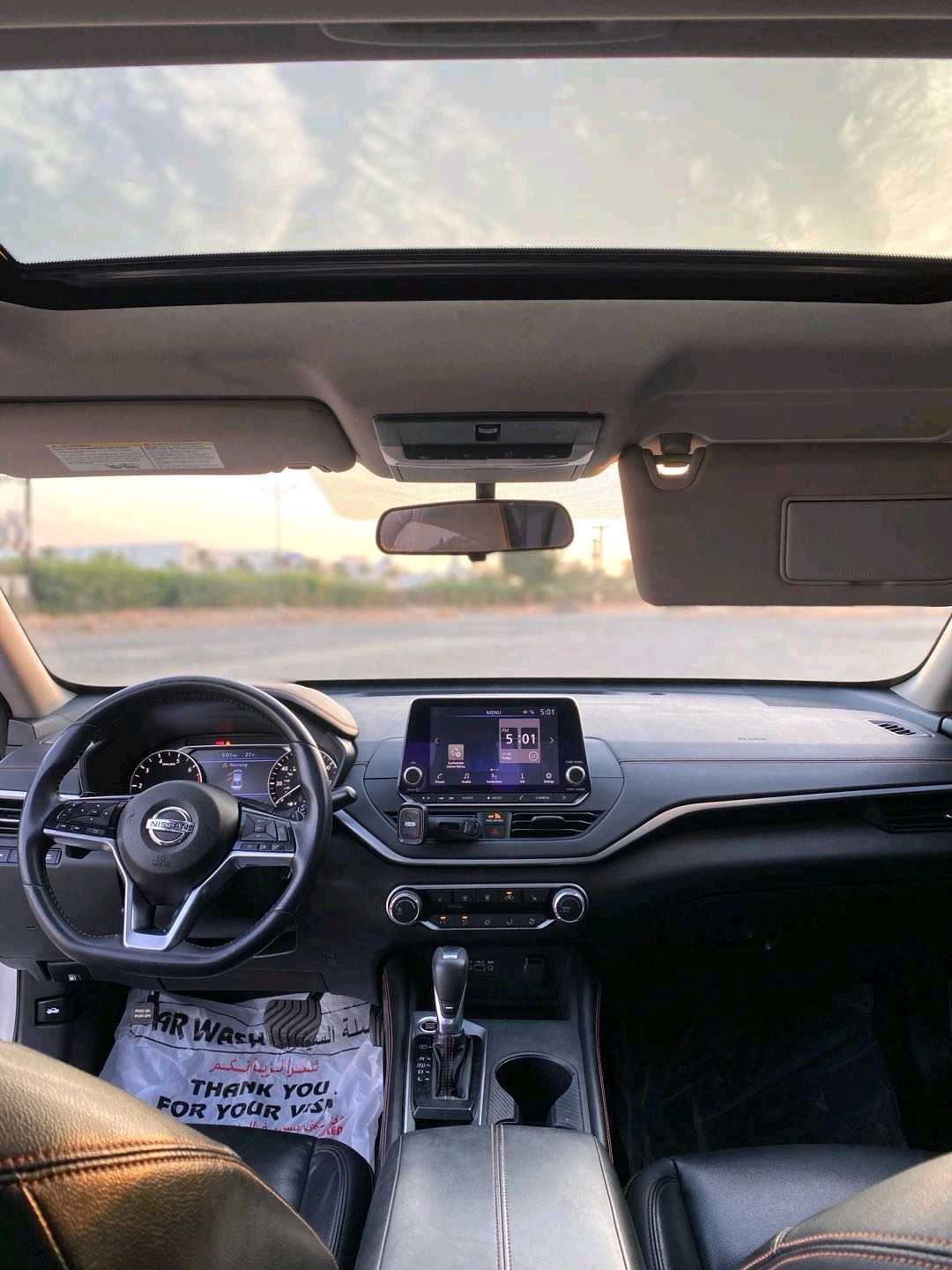 Car Image 2019 NISSAN ALTIMA SR