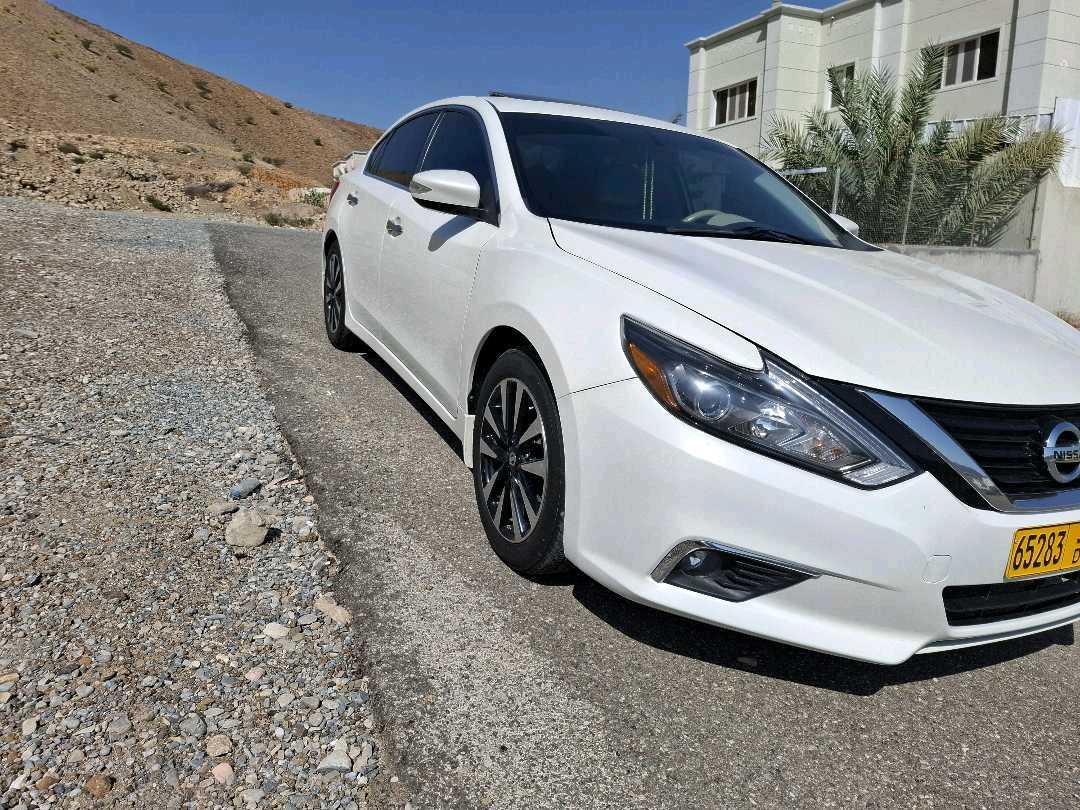 Car Image 2018 NISSAN ALTIMA SL