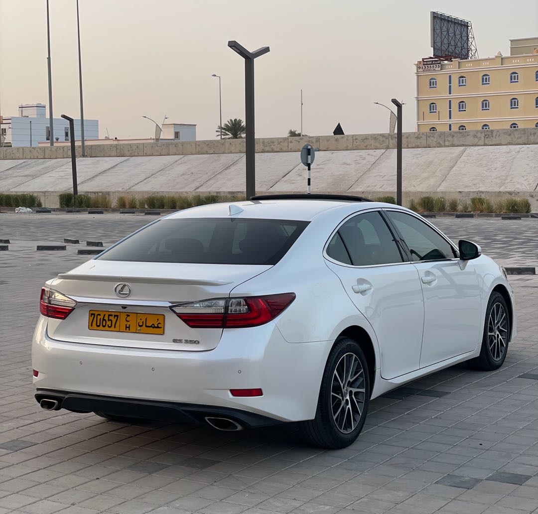 Car Image 2017 LEXUS ES 350