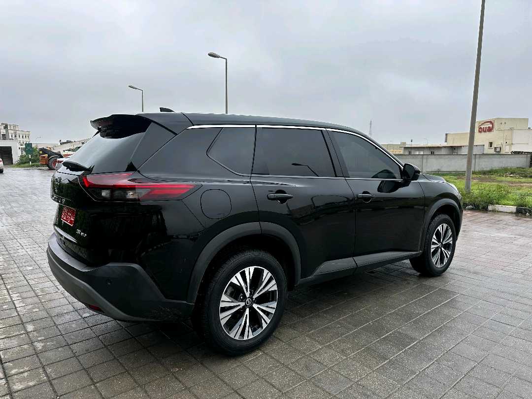 نيسان روج 2021