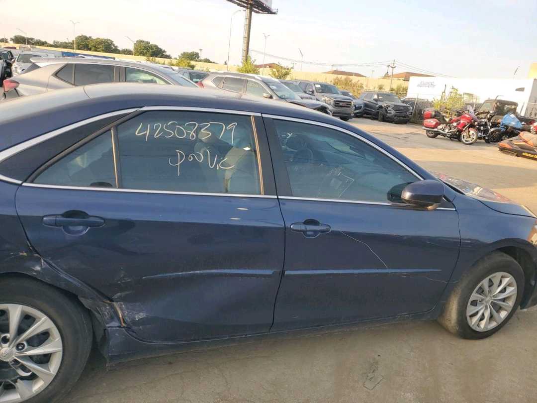 Car Image 2017 TOYOTA CAMRY
