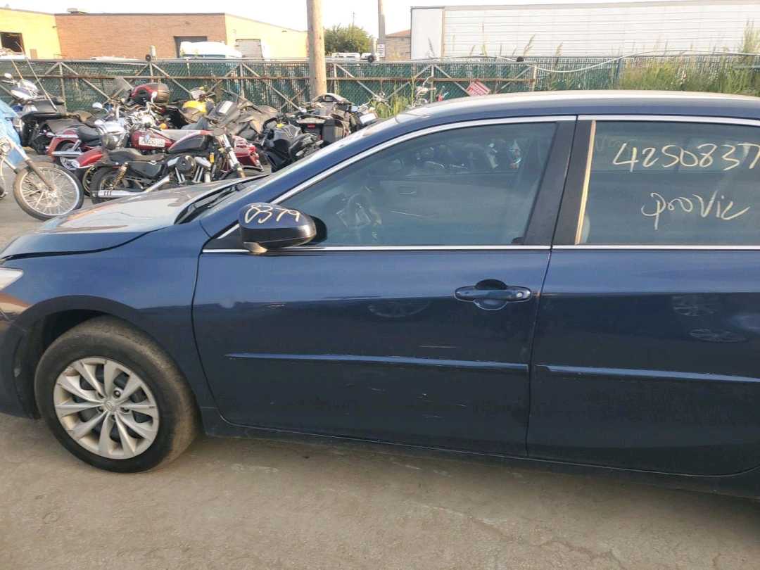 Car Image 2017 TOYOTA CAMRY