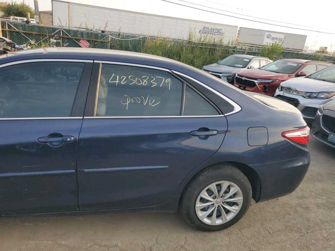 Car Image 2017 TOYOTA CAMRY