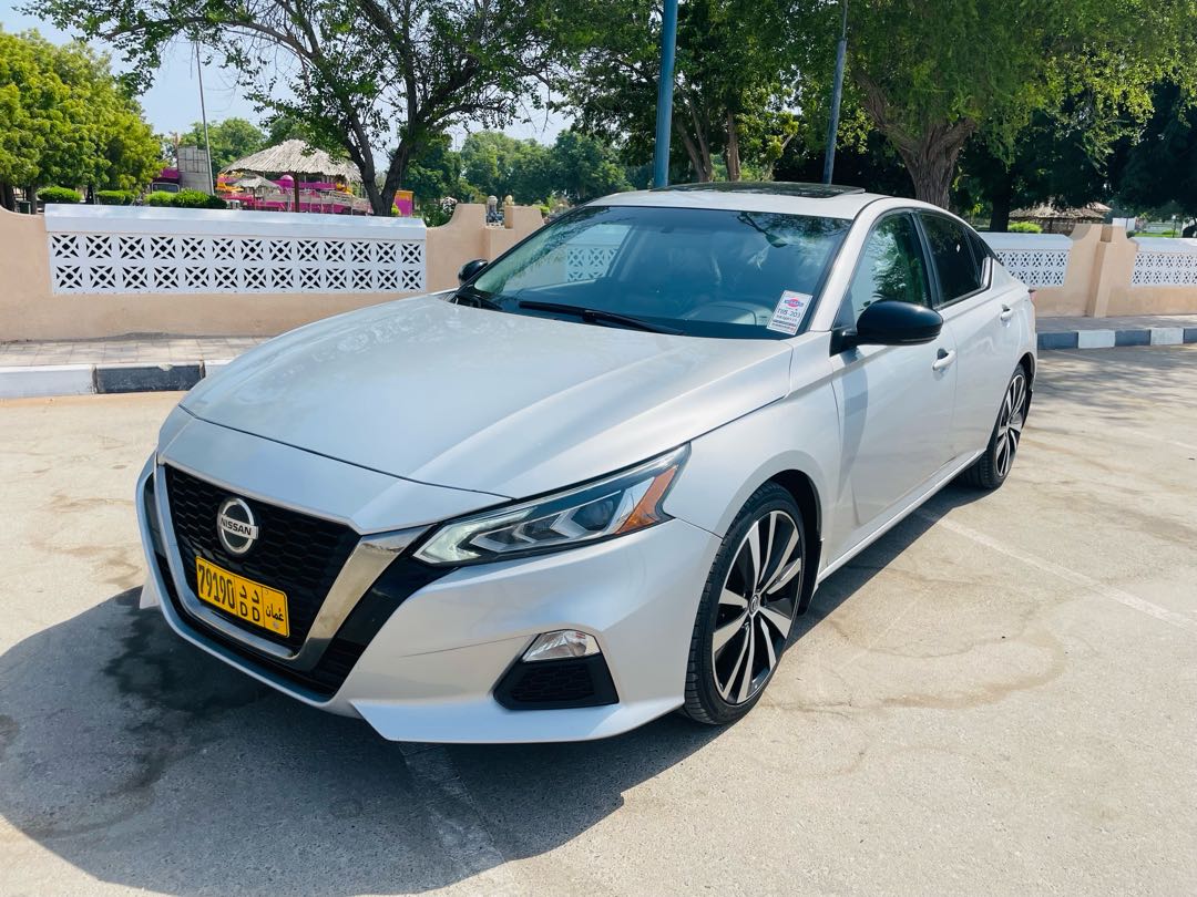 Car Image 2019 NISSAN ALTIMA SR