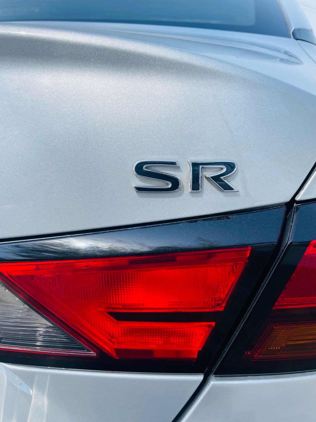 Car Image 2019 NISSAN ALTIMA SR