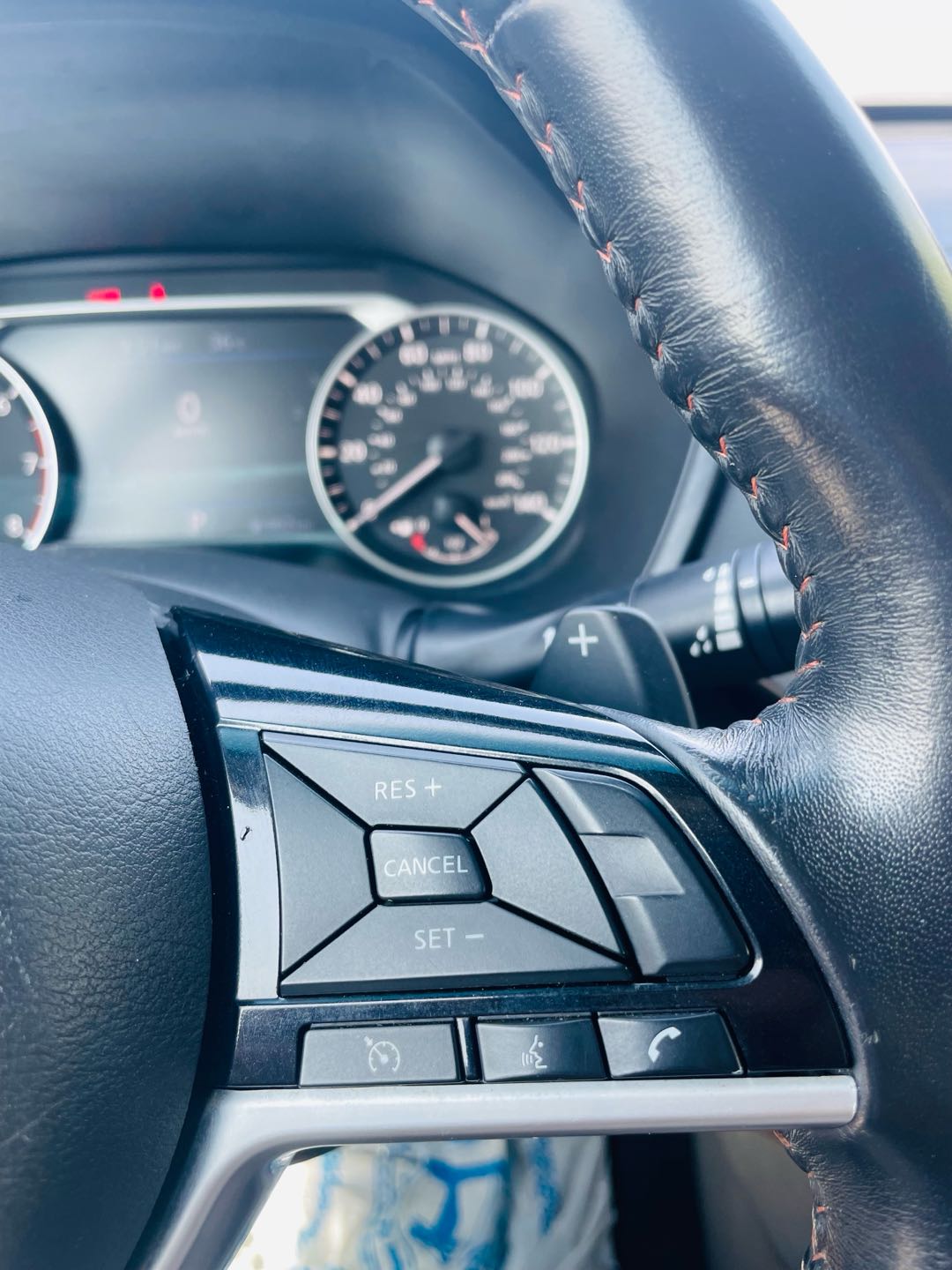 Car Image 2019 NISSAN ALTIMA SR