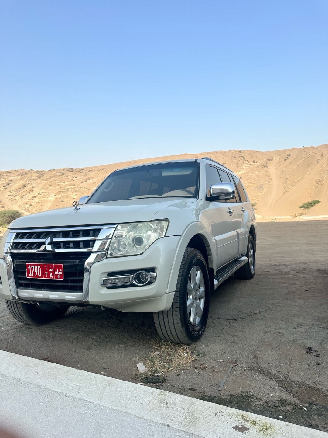 MITSUBISHI PAJERO 2017