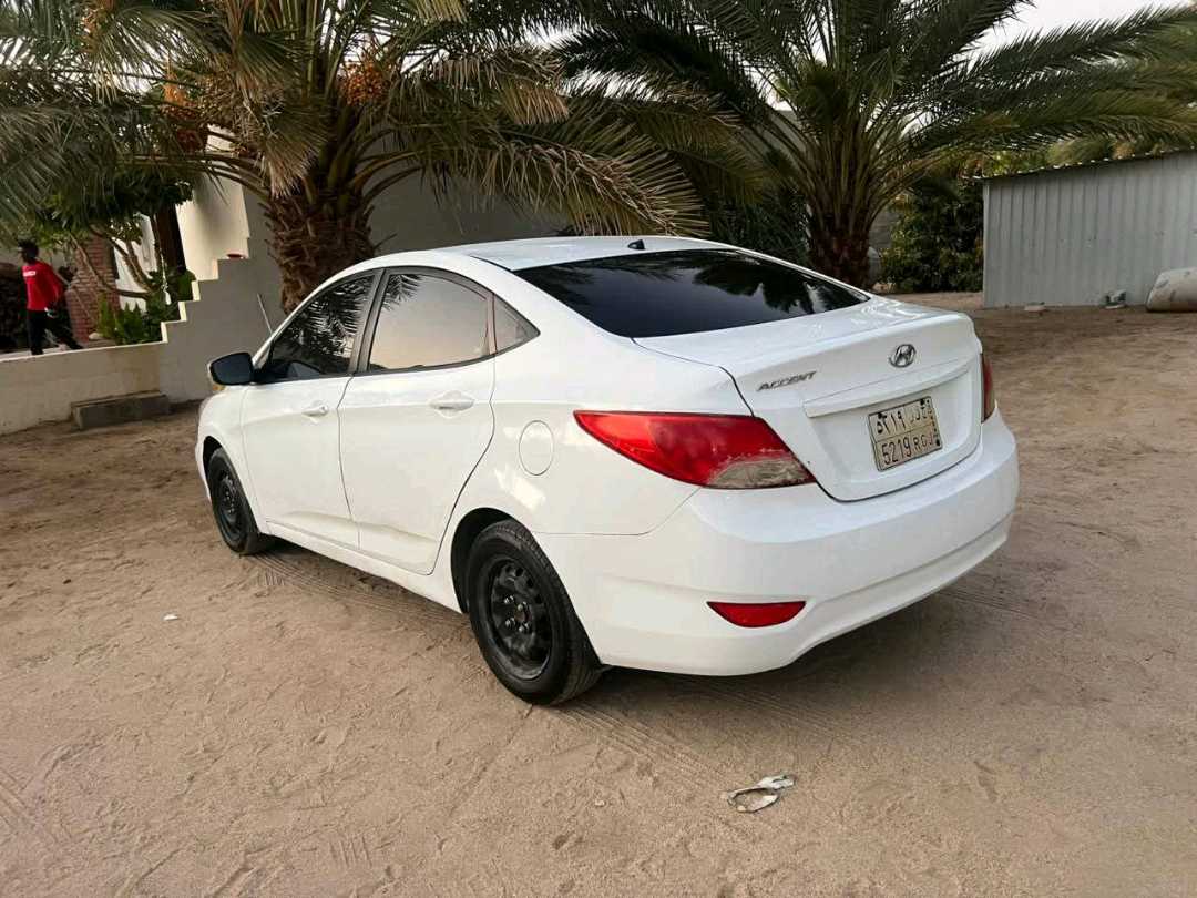 Car Image 2015 HYUNDAI ACCENT 