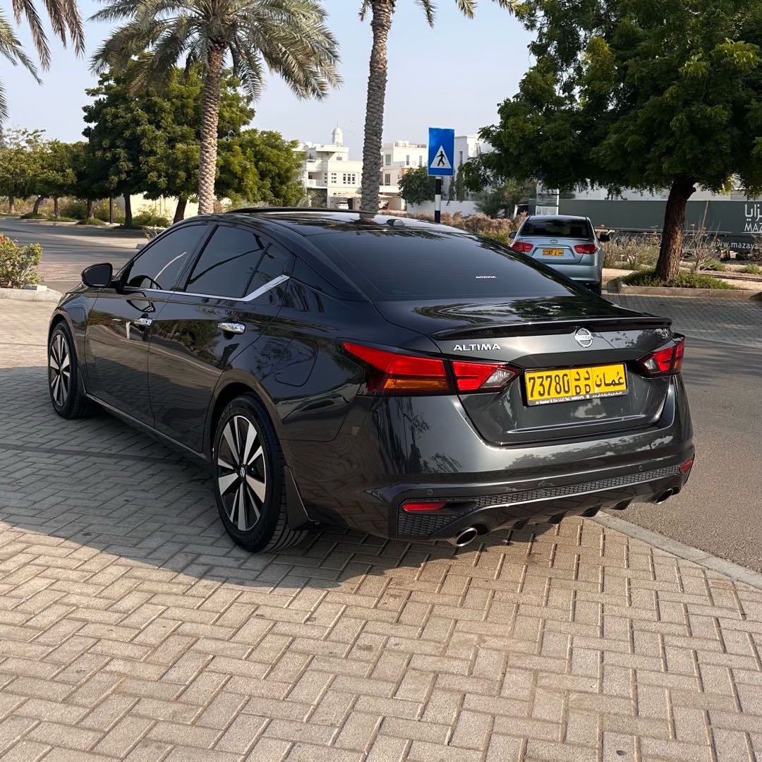 Car Image 2019 NISSAN ALTIMA SL