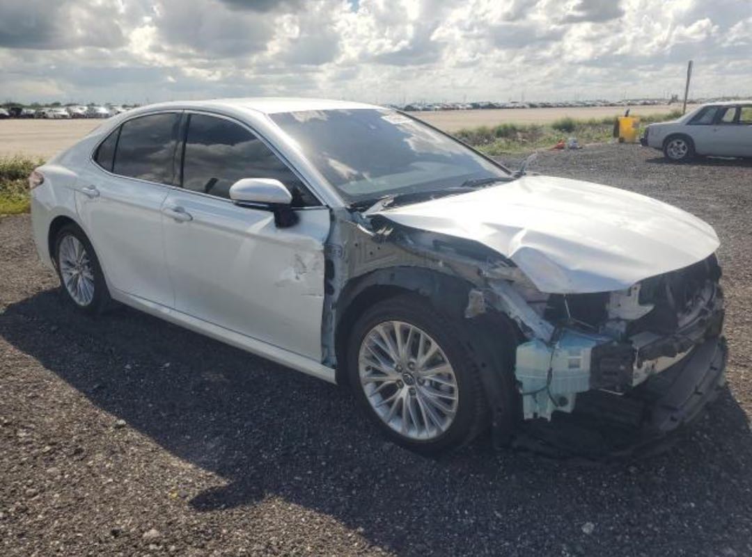 Car Image 2018 TOYOTA CAMRY