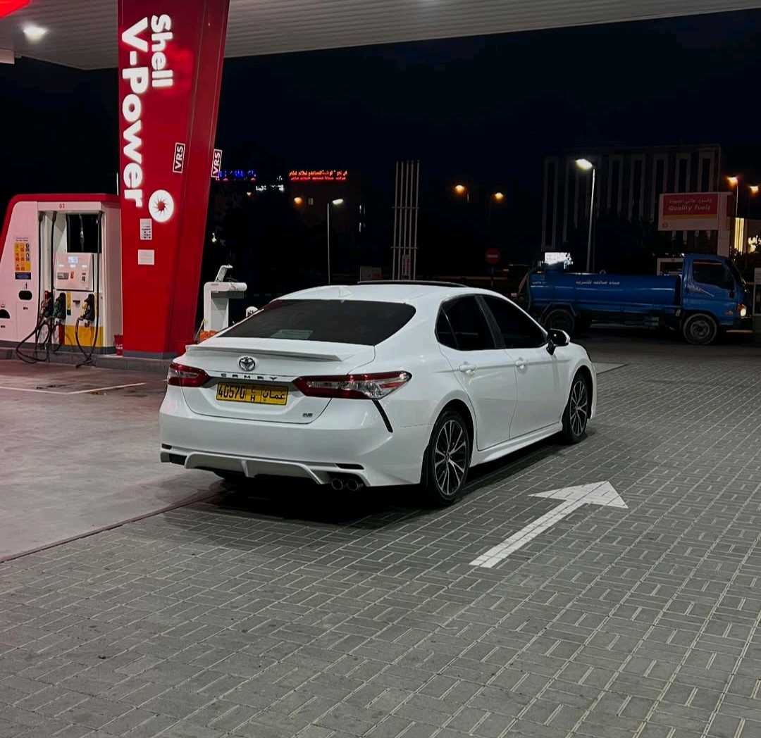 Car Image 2019 TOYOTA CAMRY SE