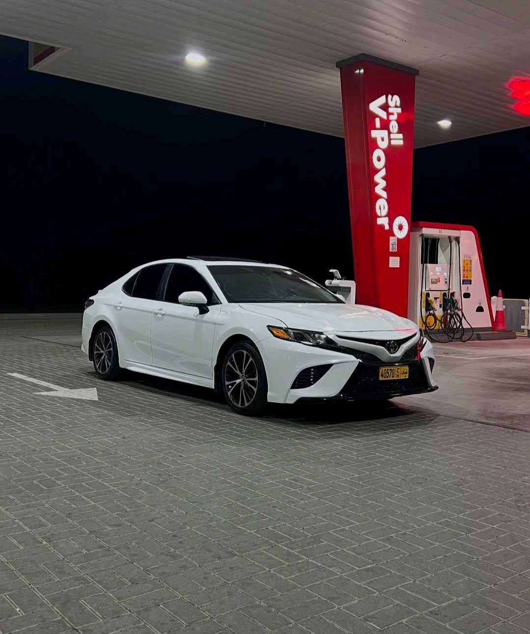 Car Image 2019 TOYOTA CAMRY SE
