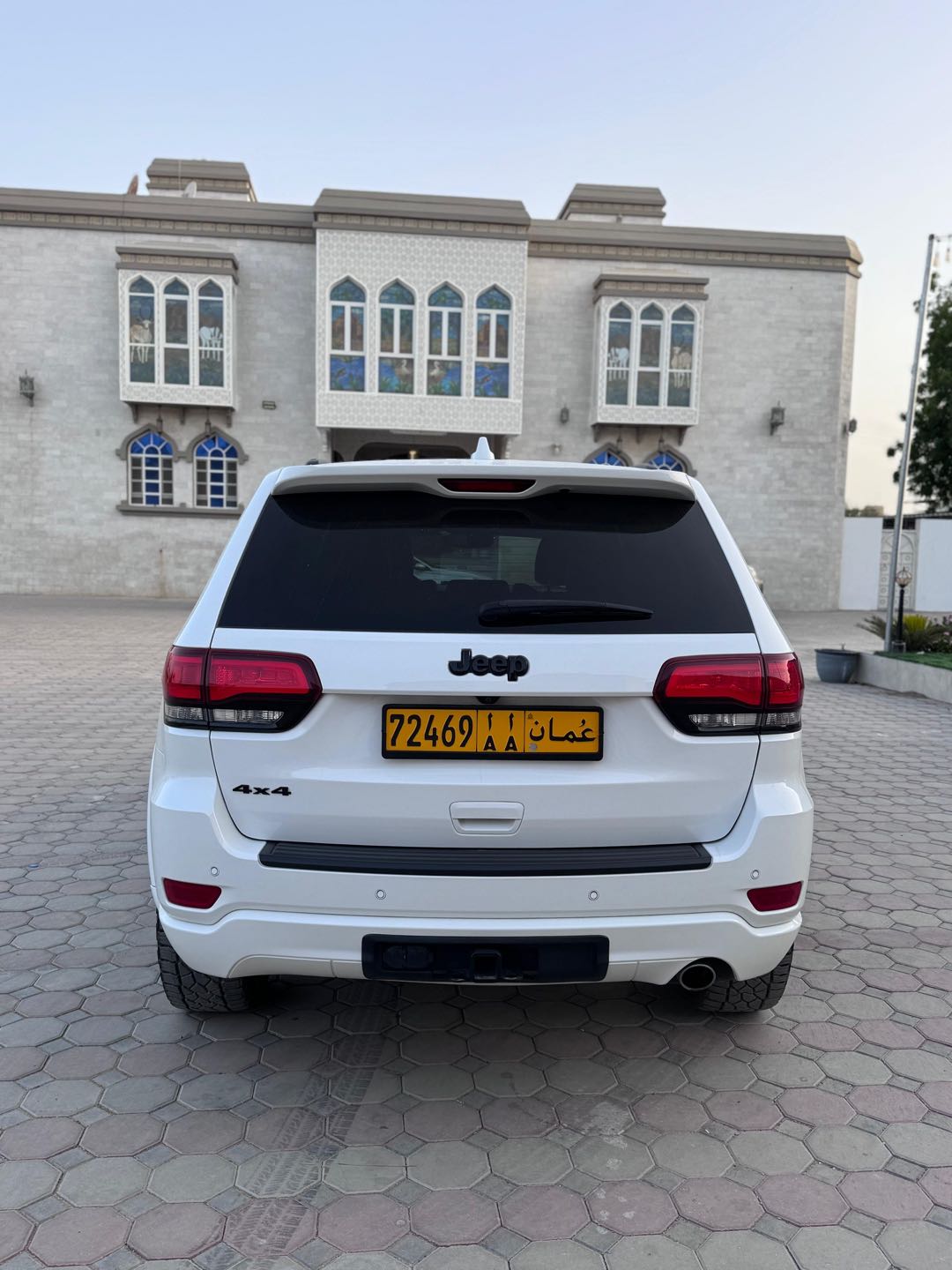 Car Image 2019 JEEP GRAND CHEROKEE 