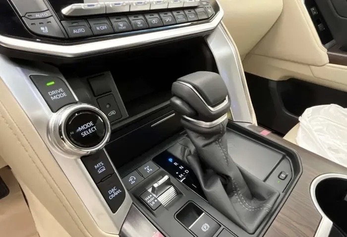 Car Image 2026 TOYOTA LAND CRUISER GX.R