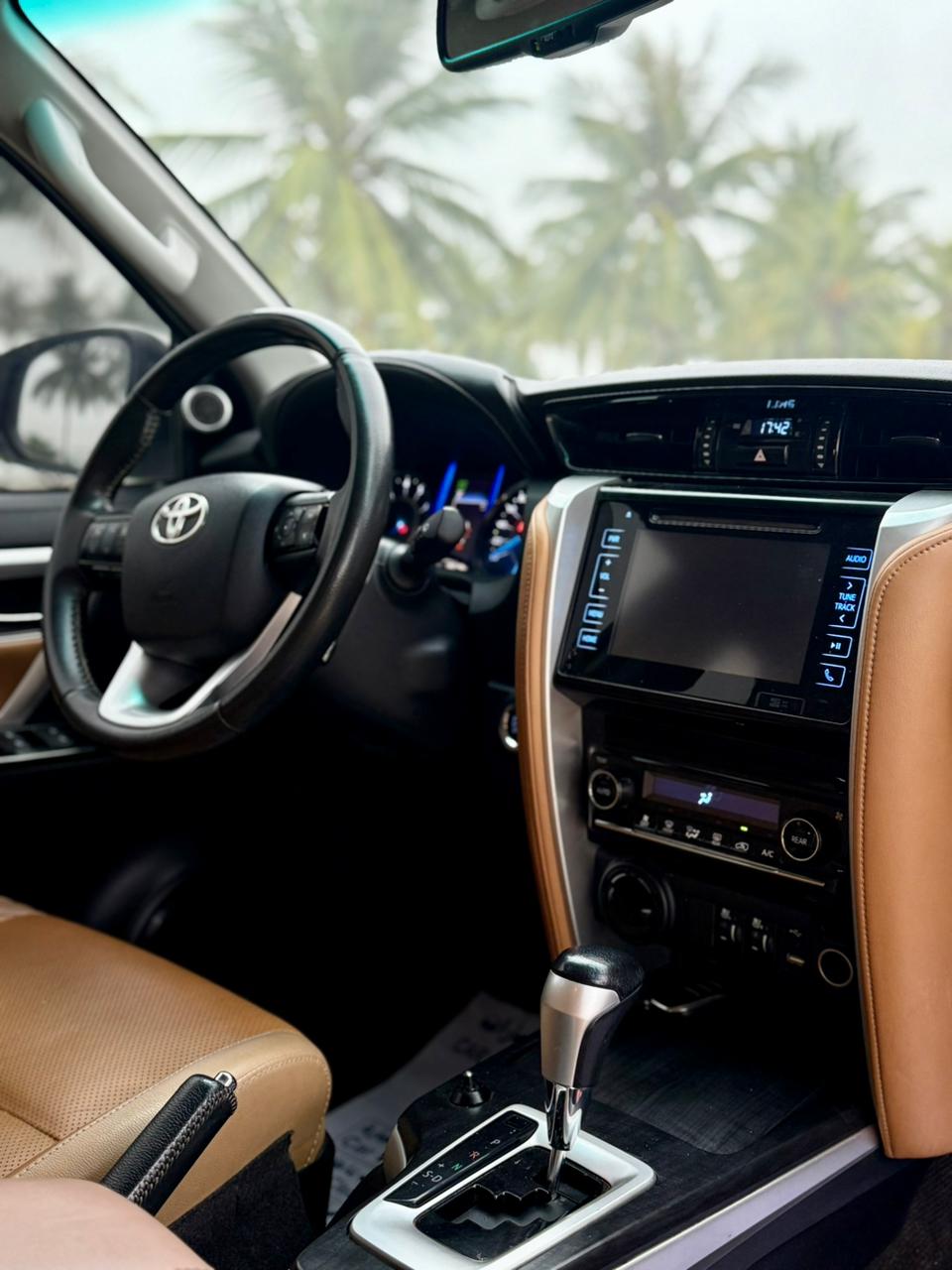 TOYOTA FORTUNER 2023