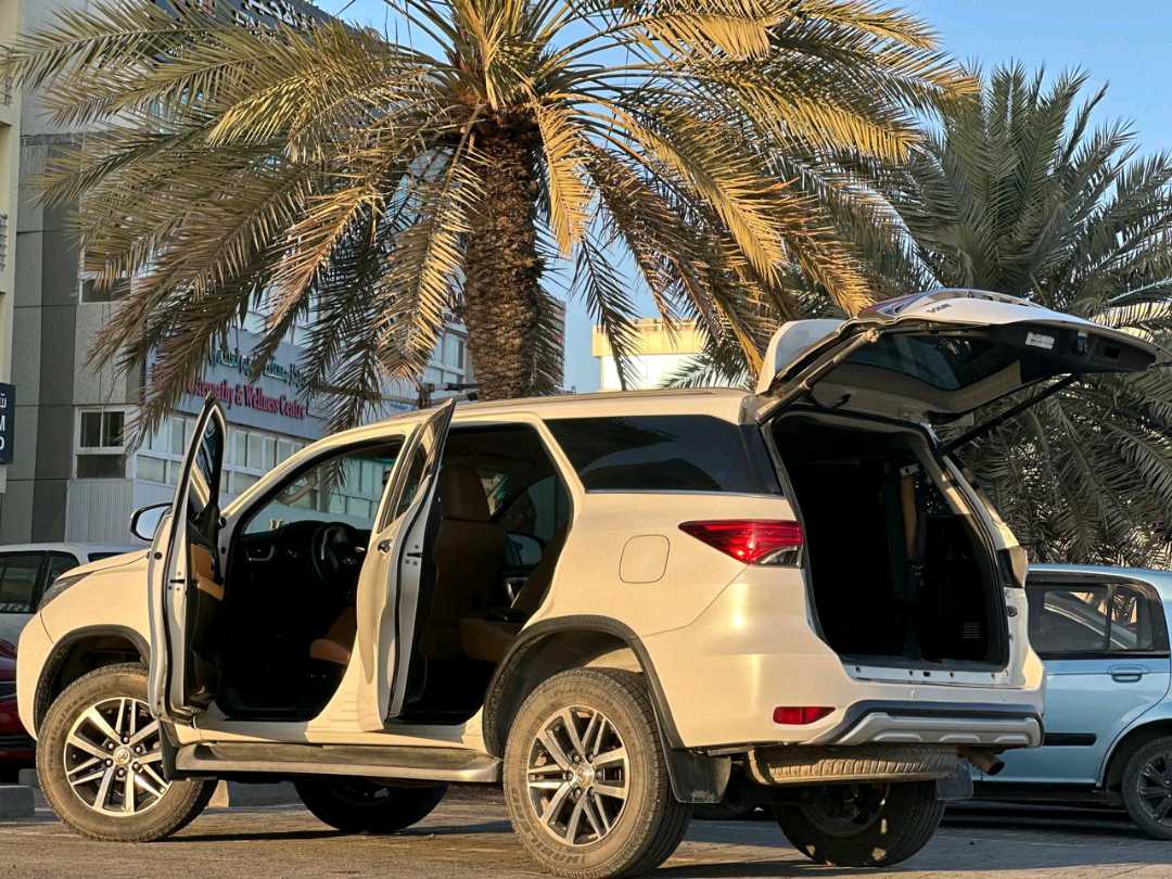 TOYOTA FORTUNER 2023