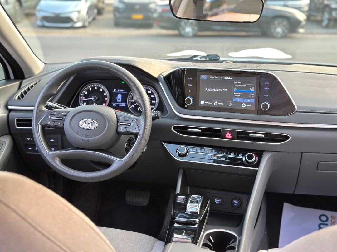 Car Image 2020 HYUNDAI SONATA SE