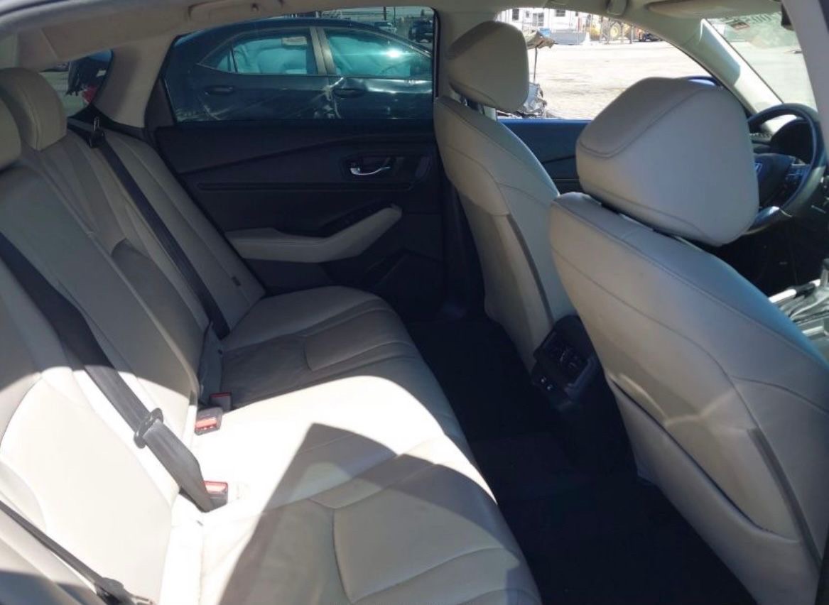 Car Image 2017 TOYOTA CAMRY