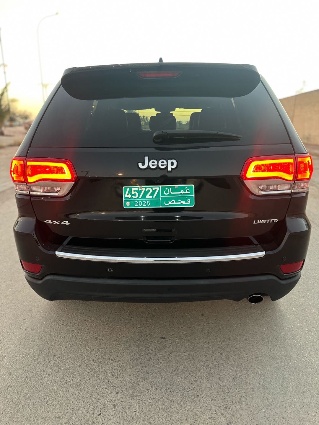 Car Image 2017 JEEP GRAND CHEROKEE 