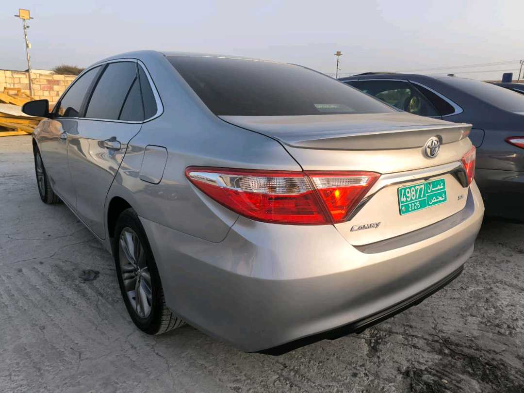 Car Image 2017 TOYOTA CAMRY SE