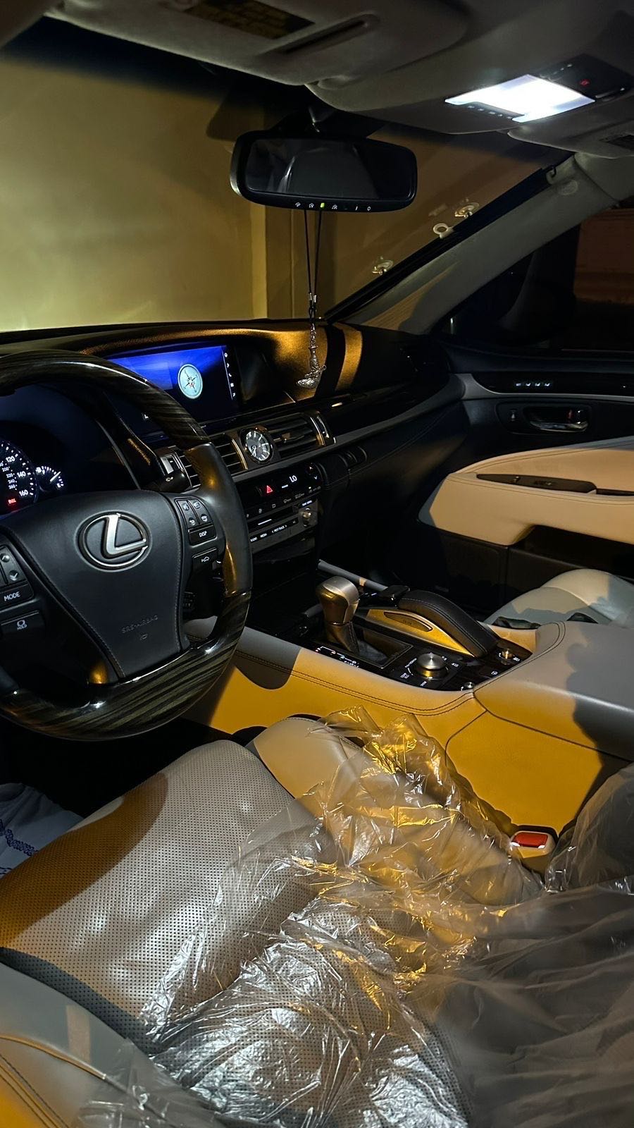 Car Image 2017 LEXUS LS 460