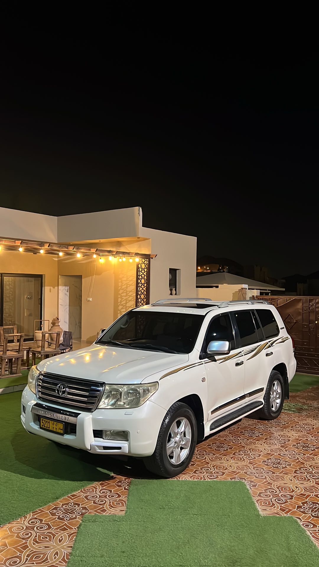 Car Image 2011 TOYOTA LAND CRUISER VX.R