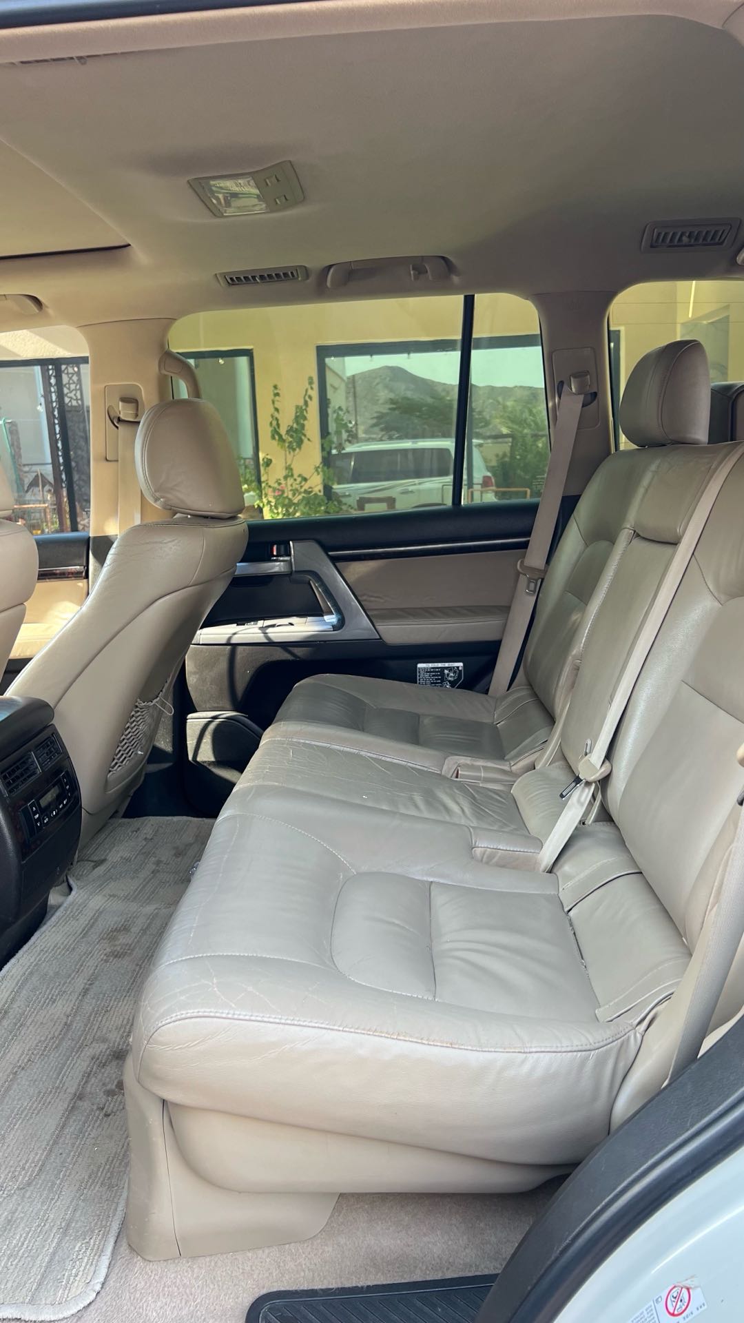Car Image 2011 TOYOTA LAND CRUISER VX.R