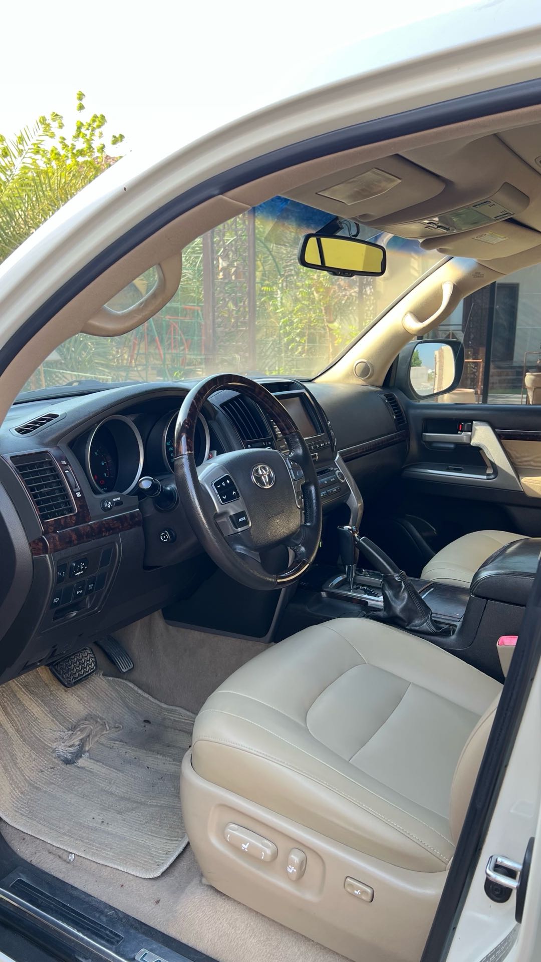 Car Image 2011 TOYOTA LAND CRUISER VX.R