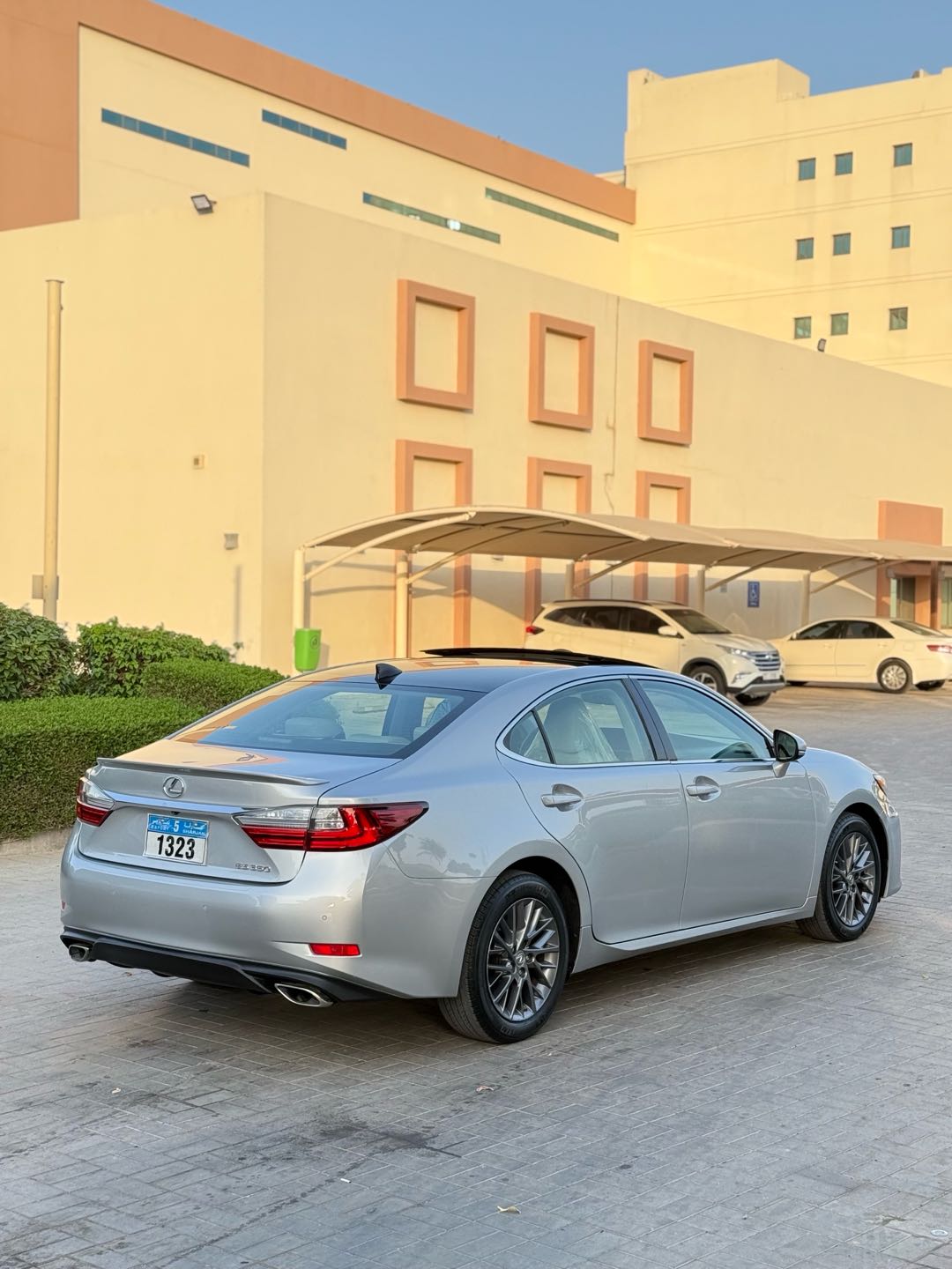 Car Image 2018 LEXUS ES 350