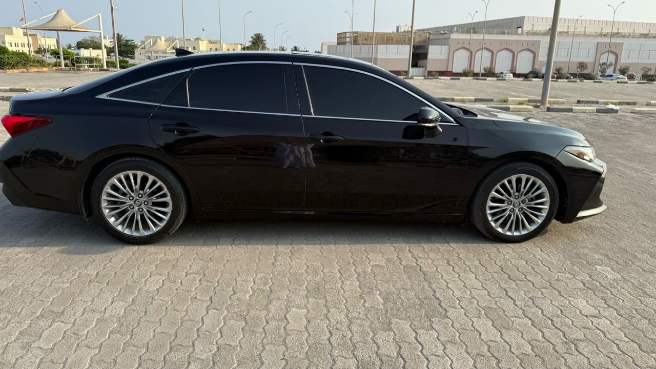 Car Image 2019 TOYOTA AVALON LIMITED