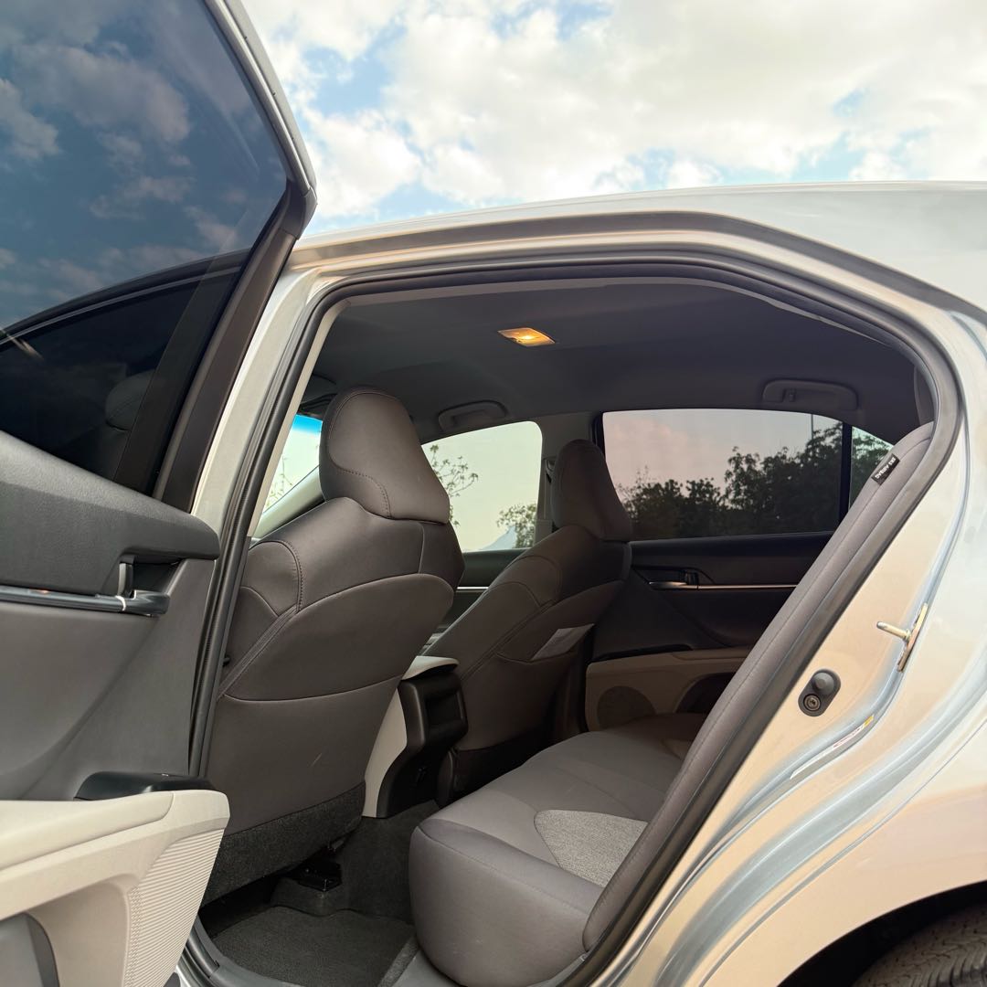 Car Image 2018 TOYOTA CAMRY LE