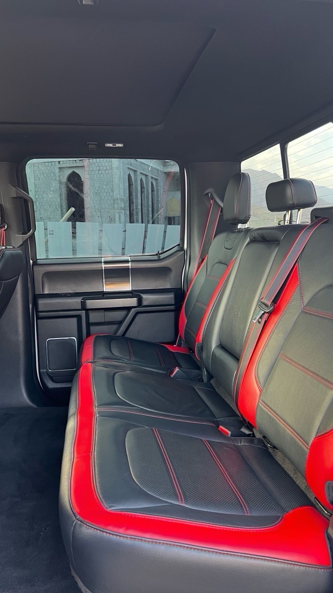 Car Image 2018 FORD F-150 Lariat