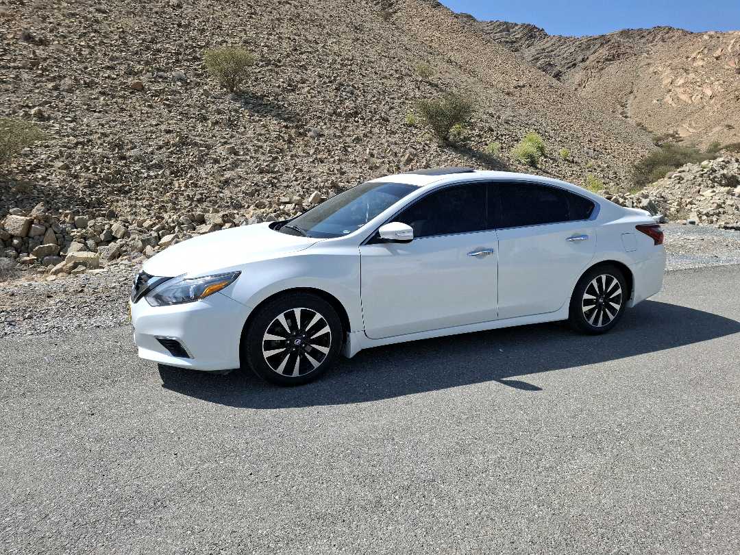 Car Image 2018 NISSAN ALTIMA SL