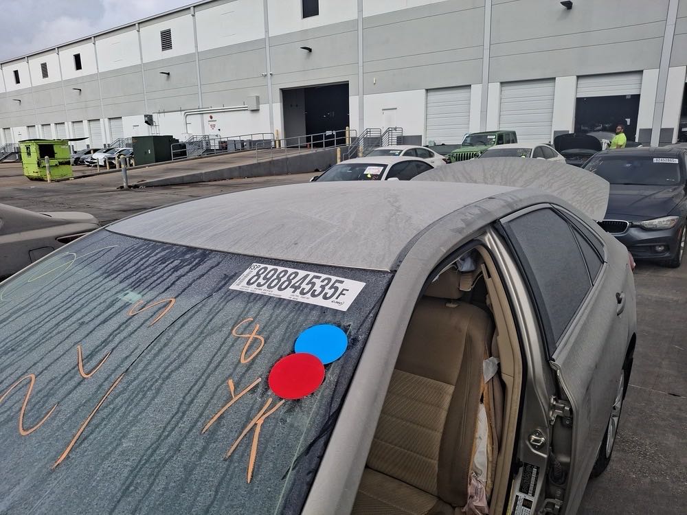 Car Image 2017 TOYOTA CAMRY