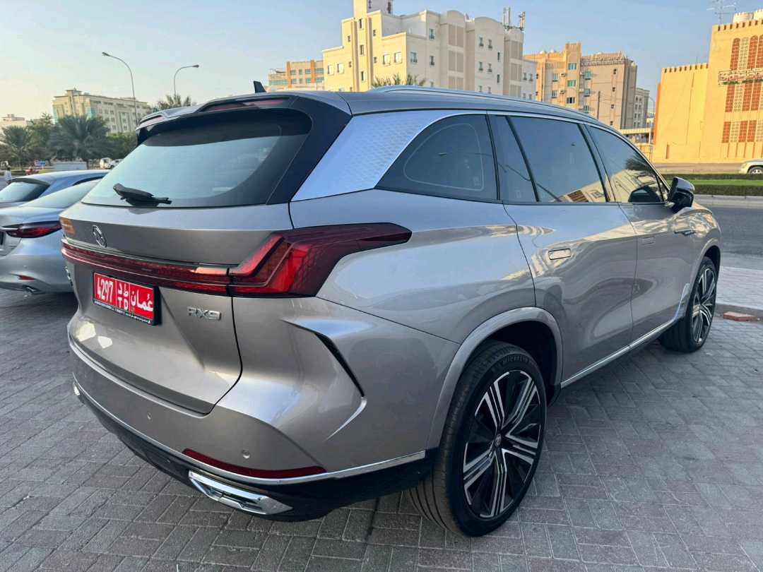 أم جي RX9 2025