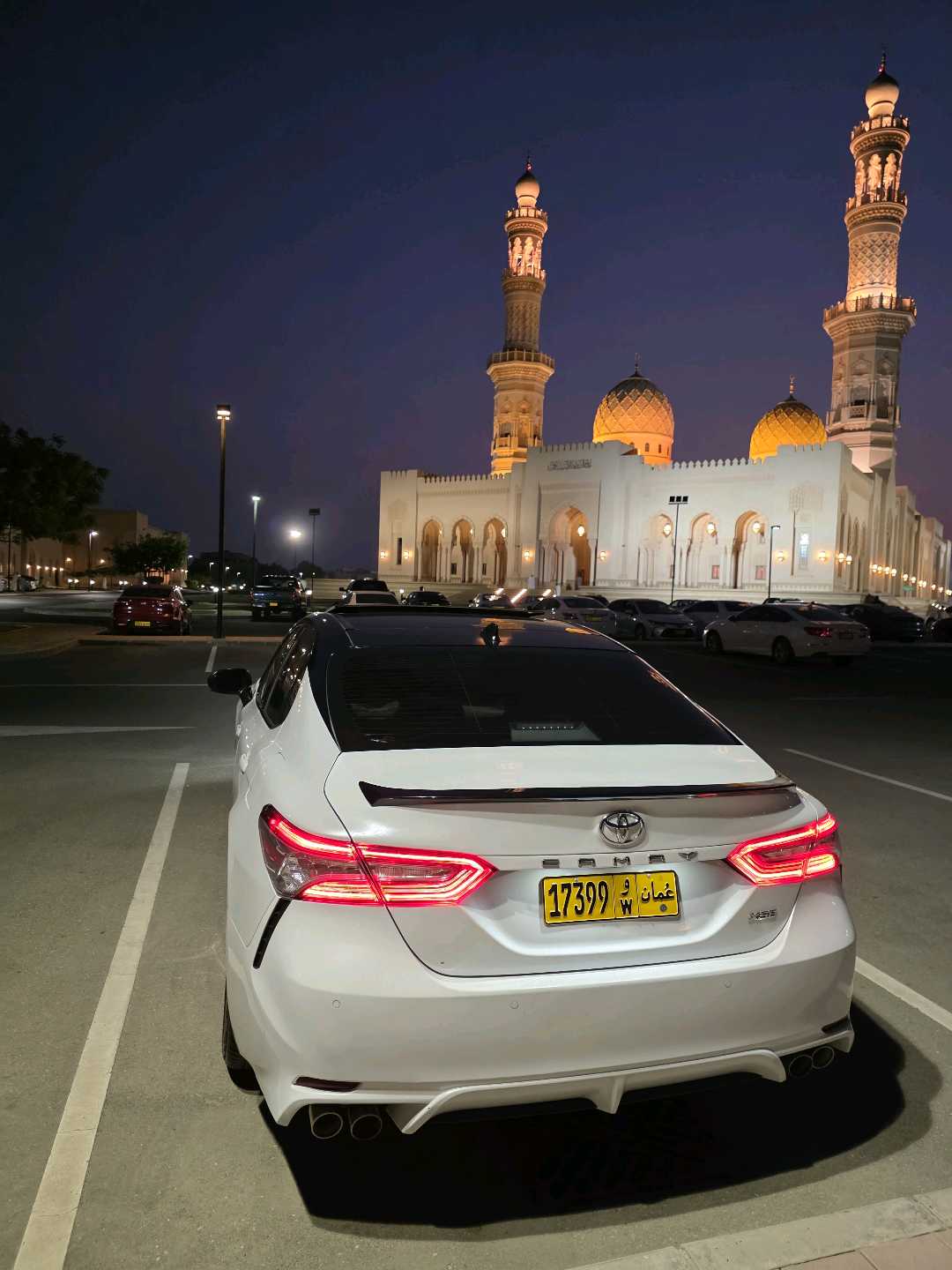 Car Image 2018 TOYOTA CAMRY XSE