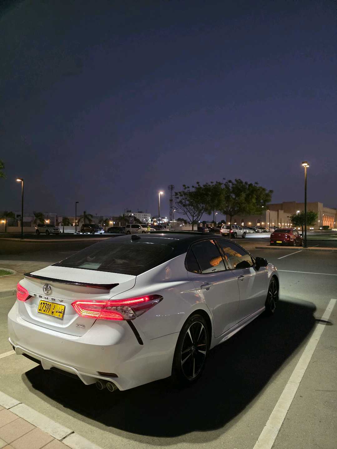 Car Image 2018 TOYOTA CAMRY XSE