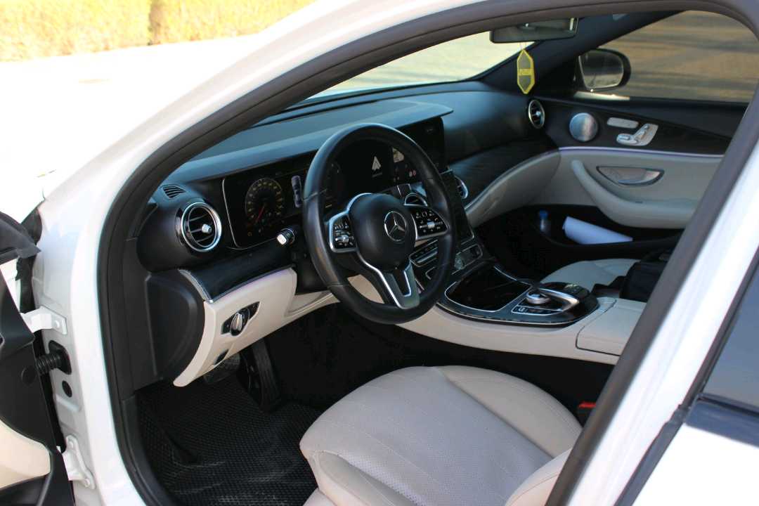 Car Image 2019 MERCEDES E Class 300