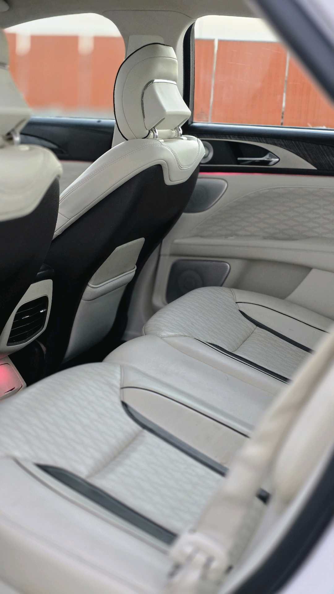 Car Image 2017 LINCOLN MKZ 