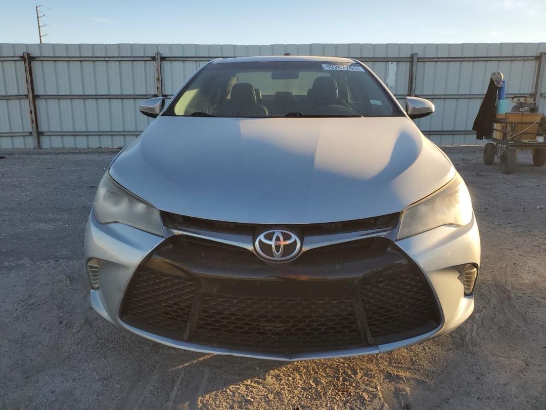 Car Image 2017 TOYOTA CAMRY