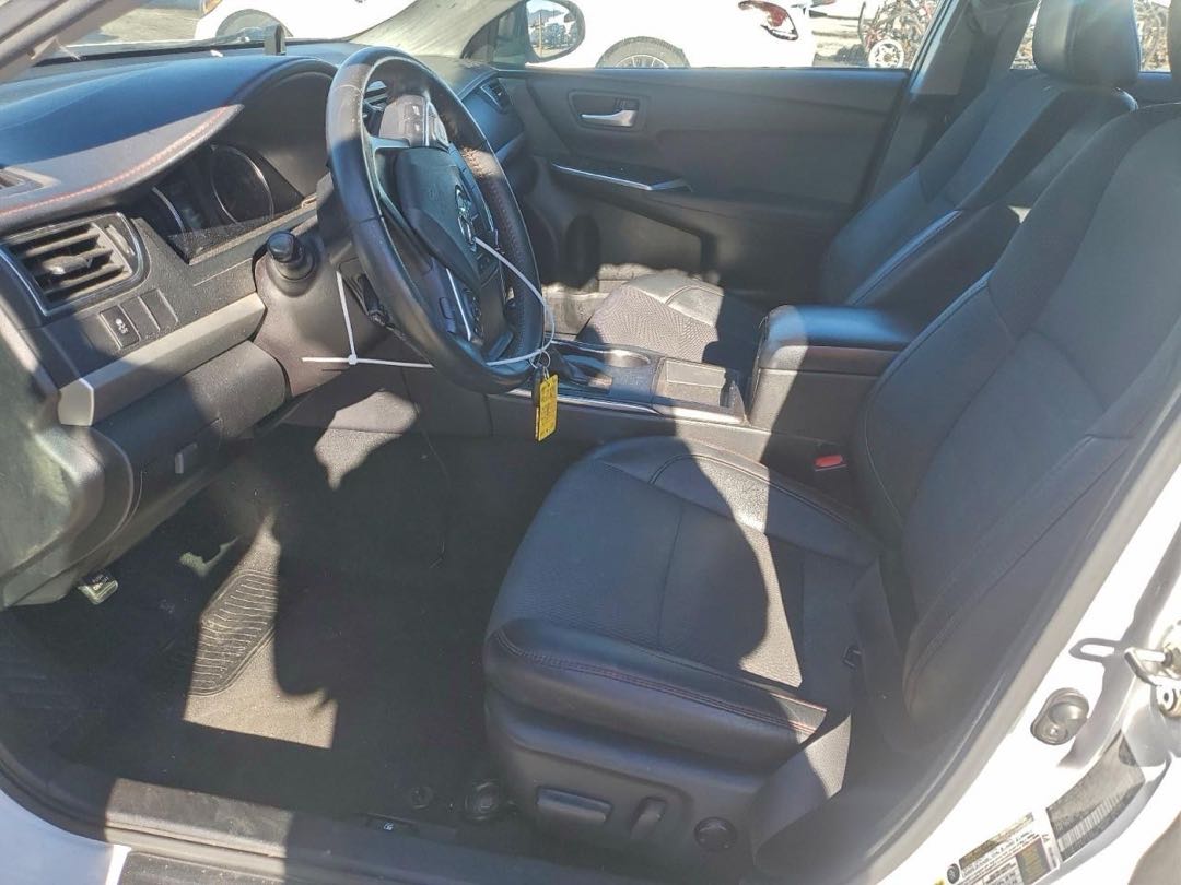 Car Image 2017 TOYOTA CAMRY