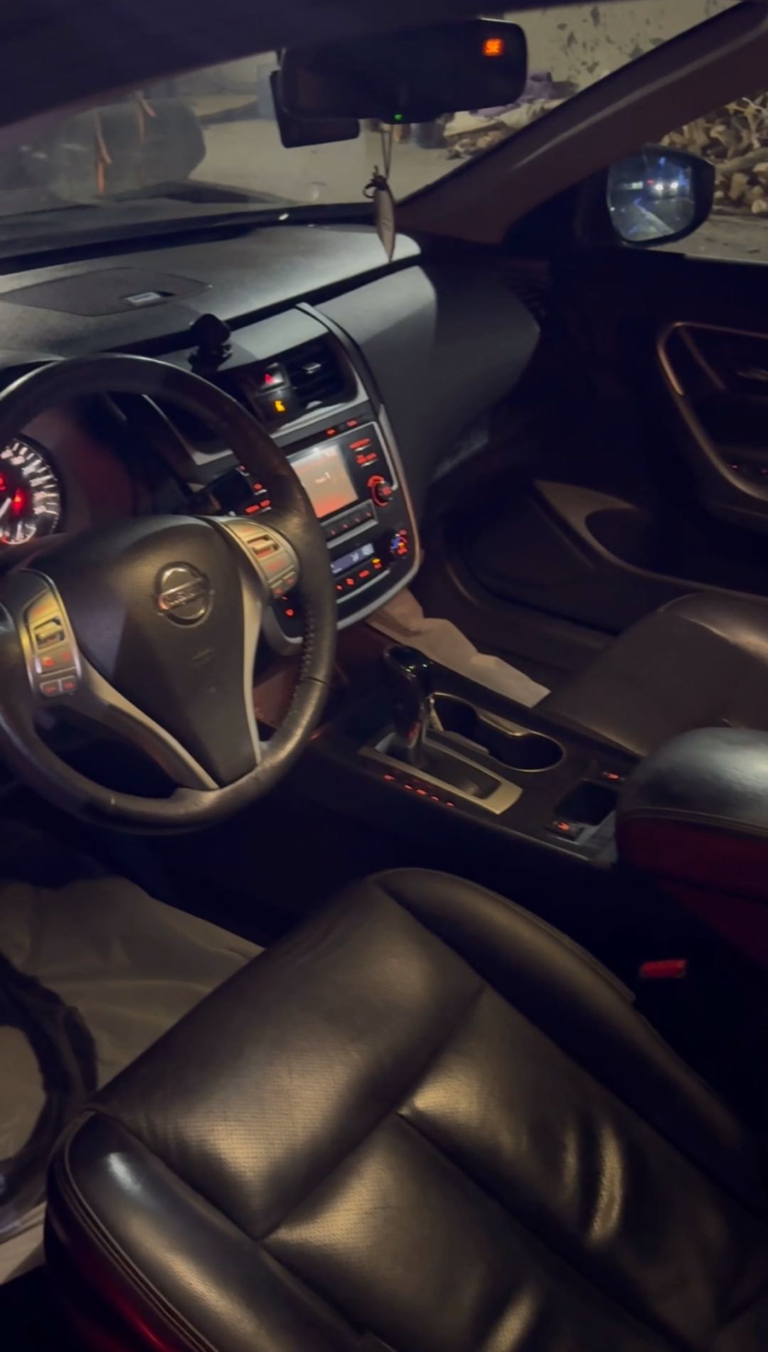 Car Image 2017 NISSAN ALTIMA SL