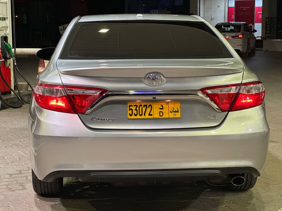 Car Image 2017 TOYOTA CAMRY SE