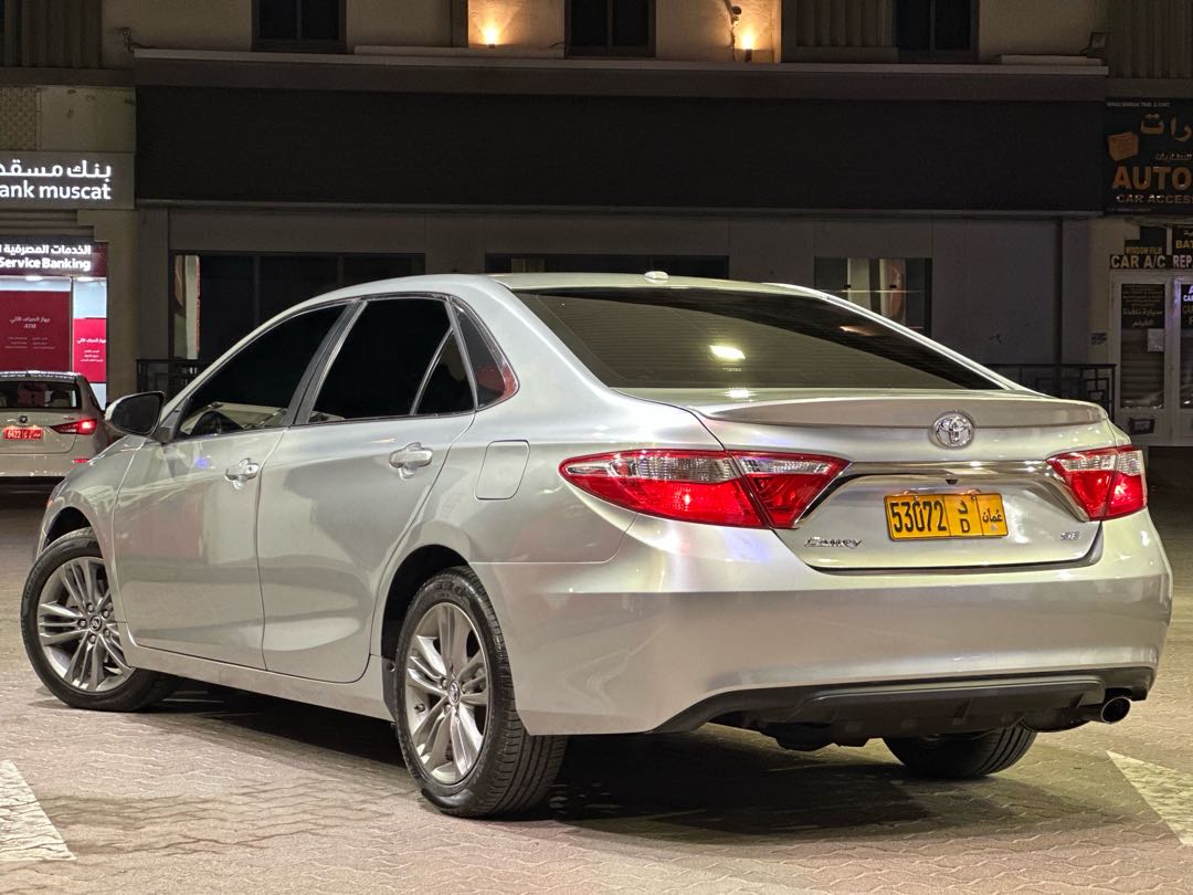 Car Image 2017 TOYOTA CAMRY SE