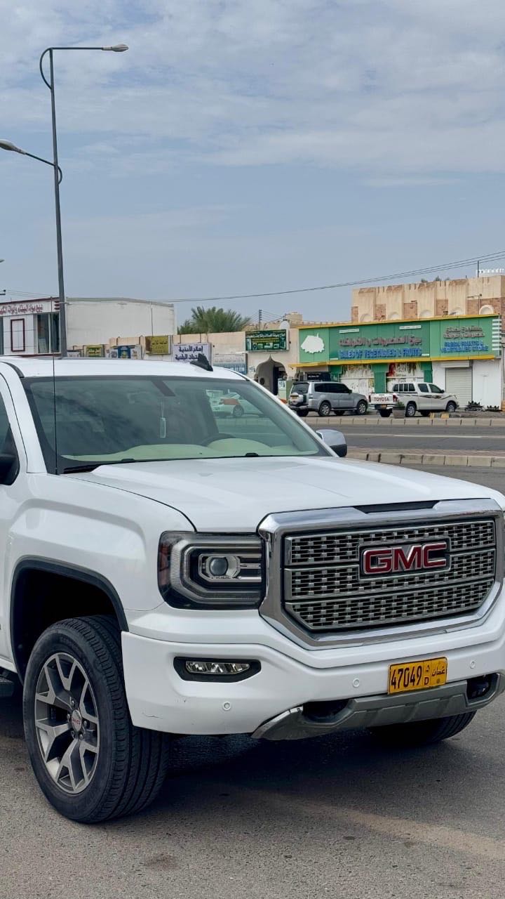 Car Image 2016 GMC SIERRA Base
