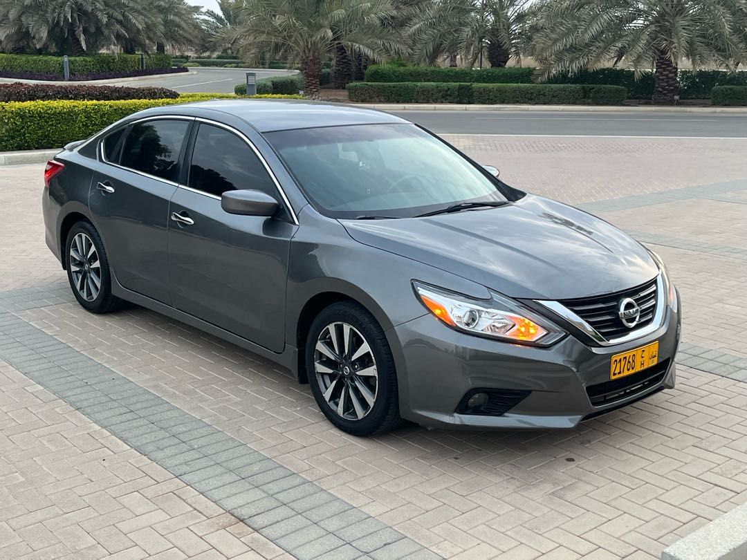 Car Image 2017 NISSAN ALTIMA SV