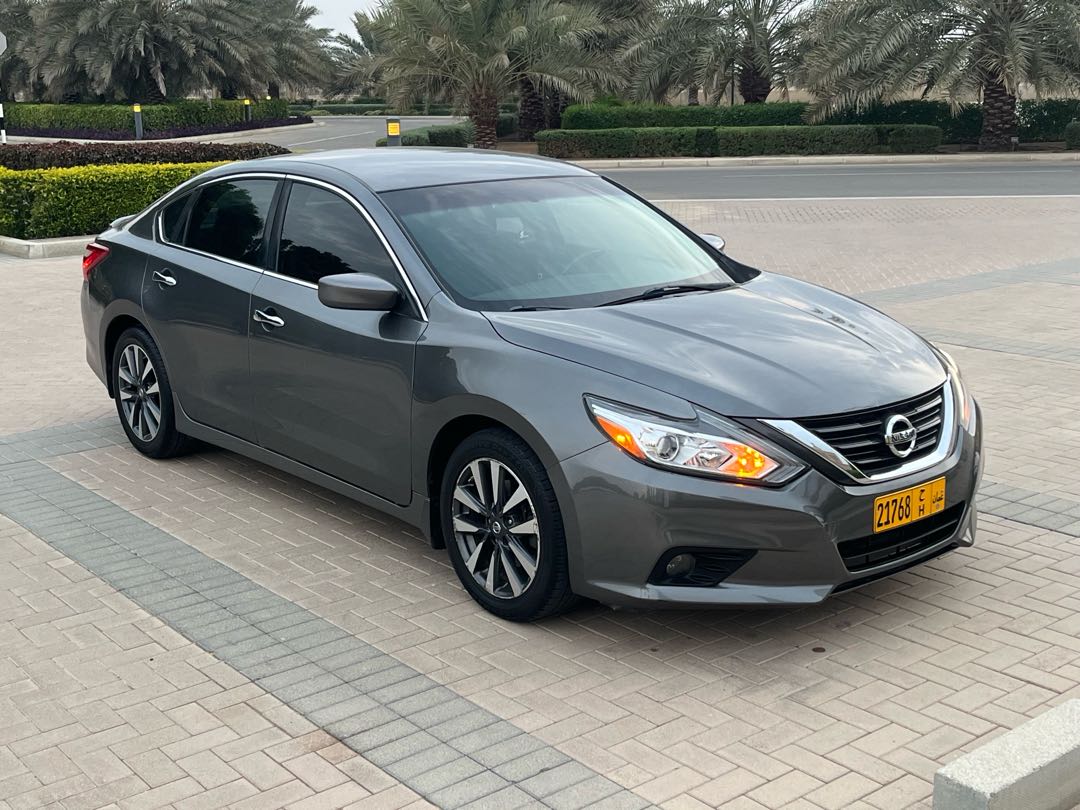 Car Image 2017 NISSAN ALTIMA SV
