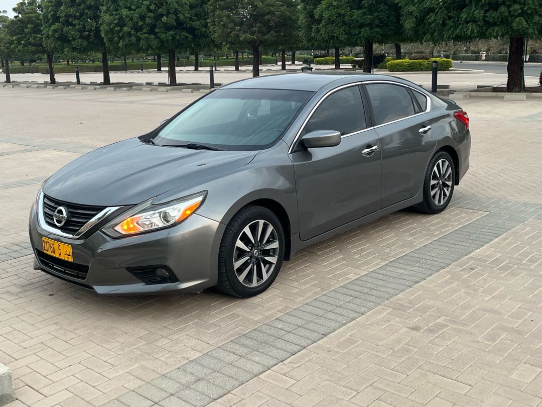 Car Image 2017 NISSAN ALTIMA SV
