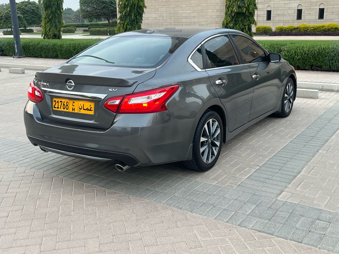 Car Image 2017 NISSAN ALTIMA SV