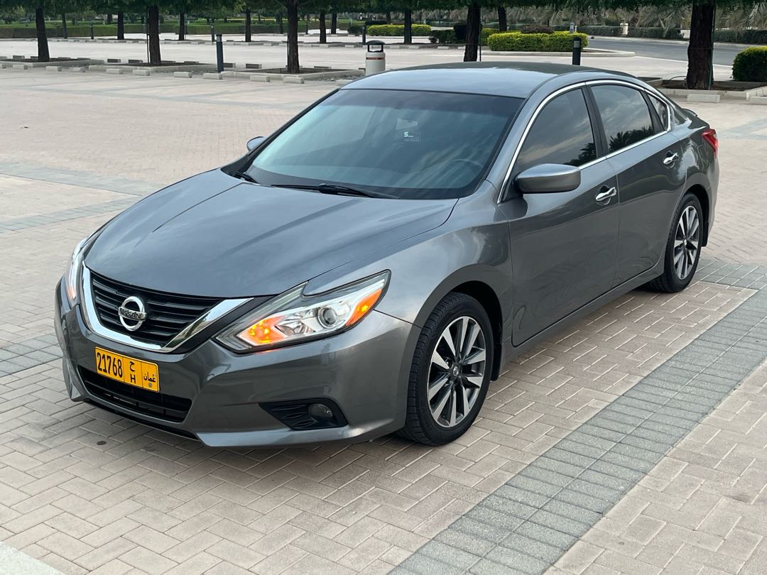 Car Image 2017 NISSAN ALTIMA SV